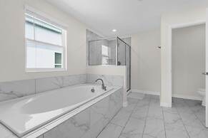 7 Bedrooms Storey Lake Resort Home