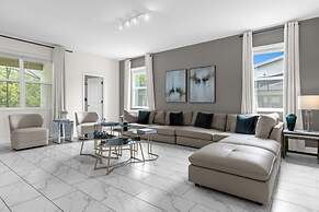 7 Bedrooms Storey Lake Resort Home