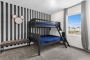 7 Bedrooms Storey Lake Resort Home