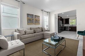 7 Bedrooms Storey Lake Resort Home