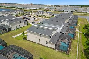 7 Bedrooms Storey Lake Resort Home