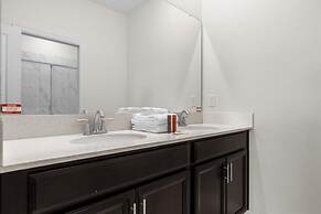 7 Bedrooms Storey Lake Resort Home