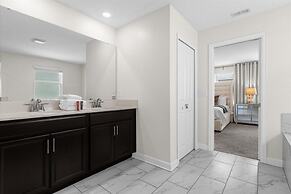 7 Bedrooms Storey Lake Resort Home