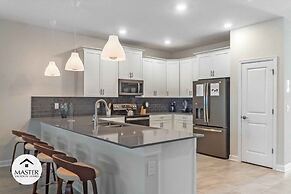 9 Bedrooms S / Storey Lake Home by RedAwning