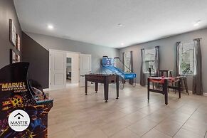 9 Bedrooms S / Storey Lake Home by RedAwning