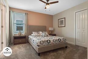 9 Bedrooms S / Storey Lake Home by RedAwning