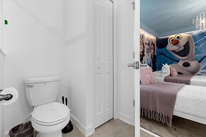 9 Bedroom Champions Gate Home by RedAwning