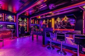 9 Bedroom Champions Gate Home by RedAwning