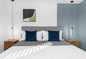 9 Bedroom Champions Gate Home by RedAwning