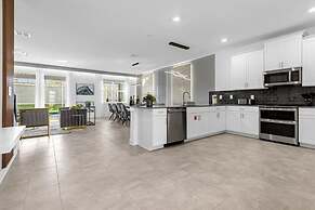 9 Bedroom Champions Gate Home by RedAwning