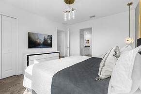 9 Bedroom Champions Gate Home by RedAwning