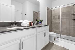 9 Bedroom Champions Gate Home by RedAwning