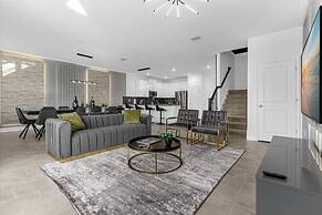 9 Bedroom Champions Gate Home by RedAwning