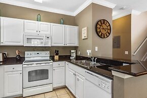 4 Bedrooms S / Lucaya Village Townhouse by RedAwning