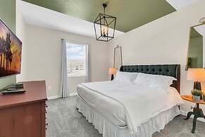 6 Bedrooms S / Storey Lake Home by RedAwning