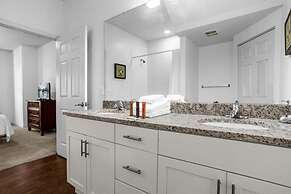 3 Bedrooms S / Lucaya Village Townhouse by RedAwning