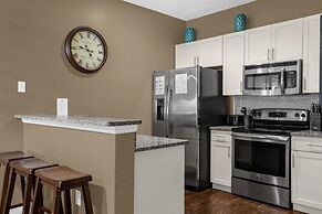 3 Bedrooms S / Lucaya Village Townhouse by RedAwning