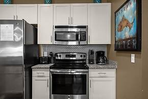 3 Bedrooms S / Lucaya Village Townhouse by RedAwning