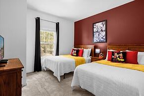 3 Bedrooms S / Lucaya Village Townhouse by RedAwning