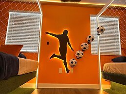 8 Bedrooms/ Champions Gate Home