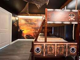 8 Bedrooms/ Champions Gate Home