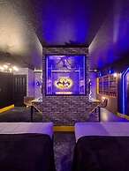 8 Bedrooms/ Champions Gate Home