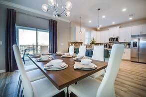 8 Bedrooms/ Champions Gate Home