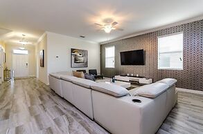 8 Bedrooms/ Champions Gate Home