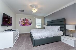 8 Bedrooms/ Champions Gate Home