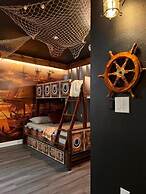 8 Bedrooms/ Champions Gate Home