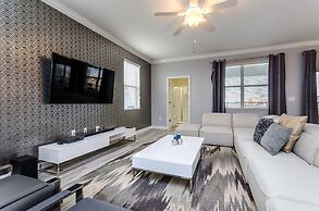 8 Bedrooms/ Champions Gate Home