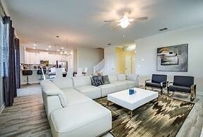 8 Bedrooms/ Champions Gate Home