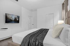 9 Bed Home Storey Lake 9 Bedroom Home by RedAwning