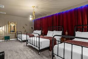 9 Bed Home Storey Lake 9 Bedroom Home by RedAwning