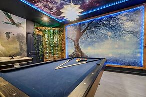 9 Bedroomss/ Storey Lake Game Room Too Home by RedAwning