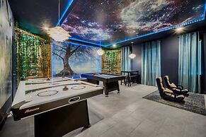 9 Bedroomss/ Storey Lake Game Room Too Home by RedAwning