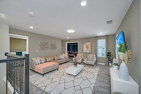 9 Bedroomss/ Storey Lake Game Room Too Home by RedAwning