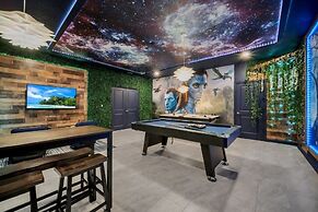 9 Bedroomss/ Storey Lake Game Room Too Home by RedAwning