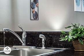 3 Bedrooms S / Lucaya Village Townhouse by RedAwning