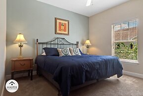 3 Bedrooms S / Lucaya Village Townhouse by RedAwning