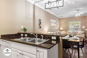 3 Bedrooms S / Lucaya Village Townhouse by RedAwning