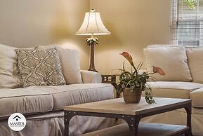 3 Bedrooms S / Lucaya Village Townhouse by RedAwning