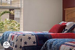 3 Bedrooms S / Lucaya Village Townhouse by RedAwning