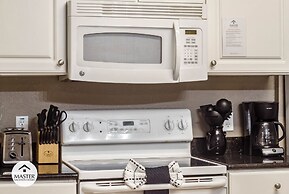 3 Bedrooms S / Lucaya Village Townhouse by RedAwning