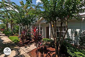 3 Bedrooms S / Lucaya Village Townhouse by RedAwning