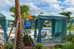 5 Bedrooms S / Solara Home by RedAwning