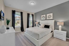 5 Bedrooms S / Solara Home by RedAwning