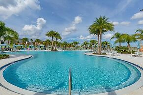 5 Bedrooms S / Solara Home by RedAwning