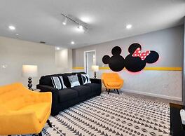 6 Bedrooms S / Storey Lake Home by RedAwning