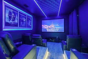 6 Bedrooms S / Storey Lake Home by RedAwning